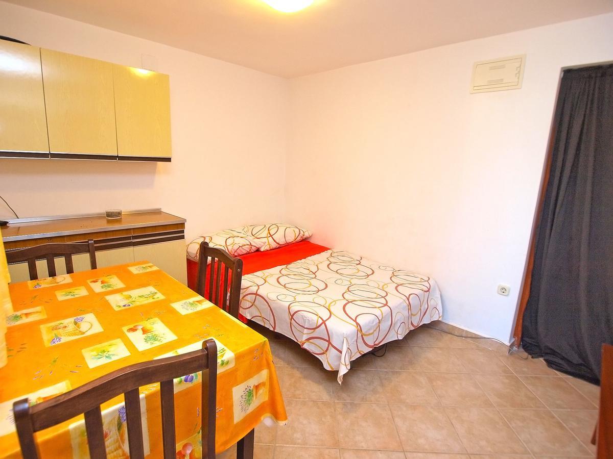 Apartments Ivan 41 Pula Bagian luar foto