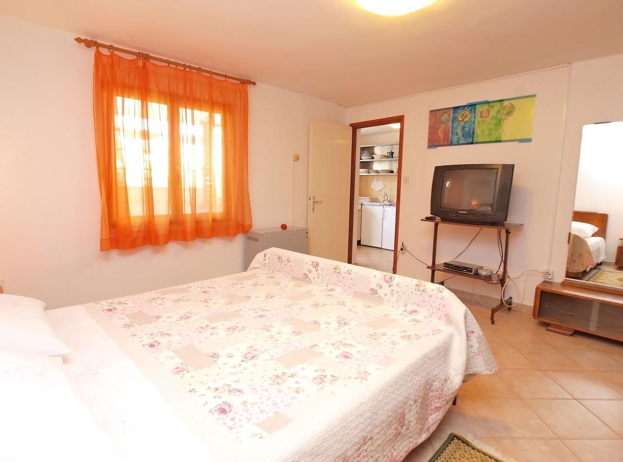 Apartments Ivan 41 Pula Bagian luar foto