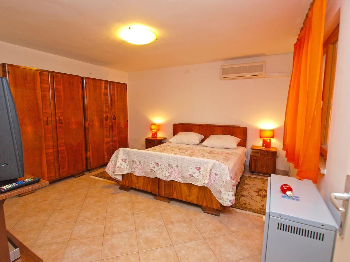 Apartments Ivan 41 Pula Bagian luar foto