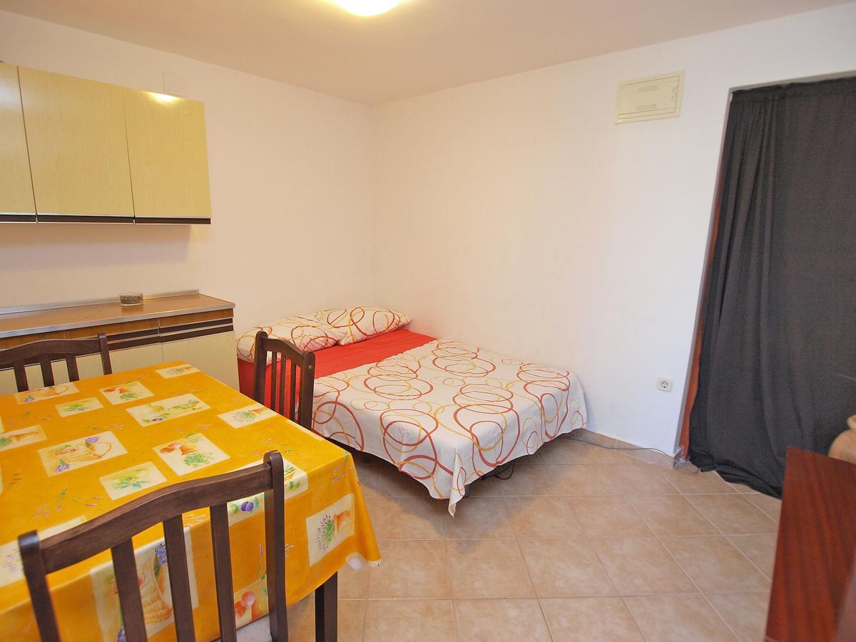 Apartments Ivan 41 Pula Bagian luar foto