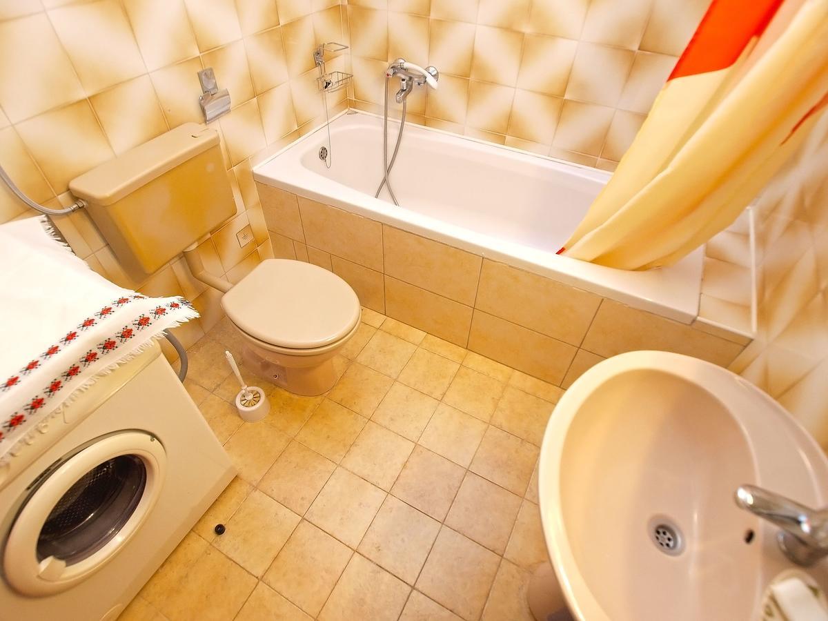 Apartments Ivan 41 Pula Bagian luar foto