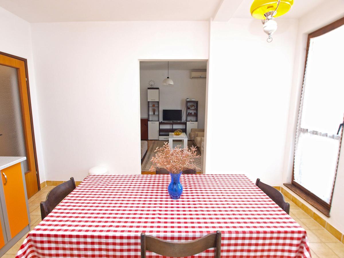 Apartments Ivan 41 Pula Bagian luar foto